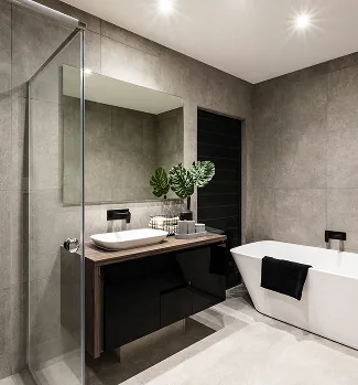 Modernes Bad mit Waschtisch und freistehender Badewanne